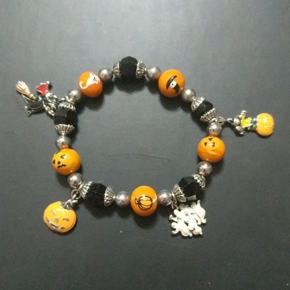 Halloween Black Orange Stretchy Charm Bracelet - Picture 1 of 6